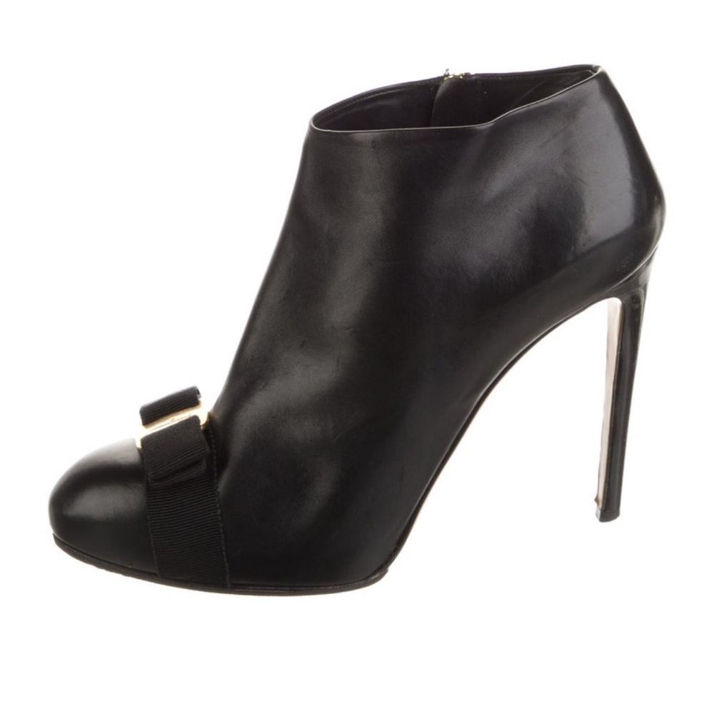 Ferragamo Elegant Black Ankle Boots with Gold Accent - Picture 2 of 5